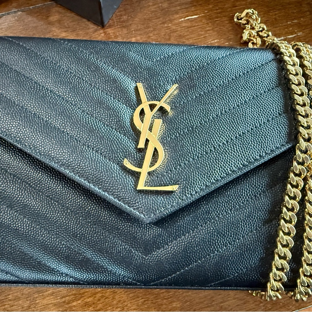 Saint Laurent Black Quilted Chain Bag - Picture 2 of 7